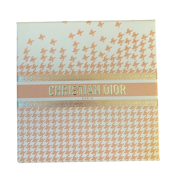 New Dior Pink & White Christmas Ornament Aroma Stone - Picture 5 of 5